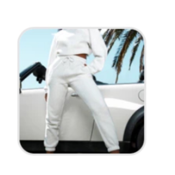 White Fox Boutique Essentials Club Set Crewneck & Sweatpants Grey Marle Pink - Picture 3 of 17